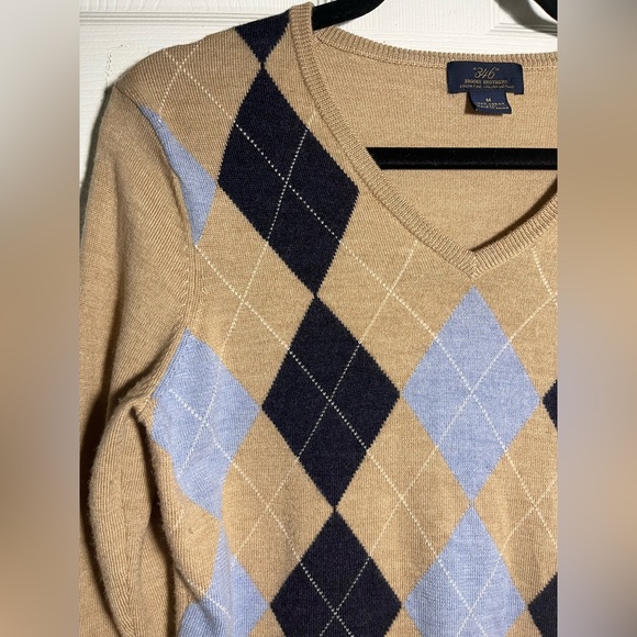 Brooks Brothers 100% Merino Wool Tan Men’s Sweater V Neck, long sleeve Sz M - Picture 3 of 7
